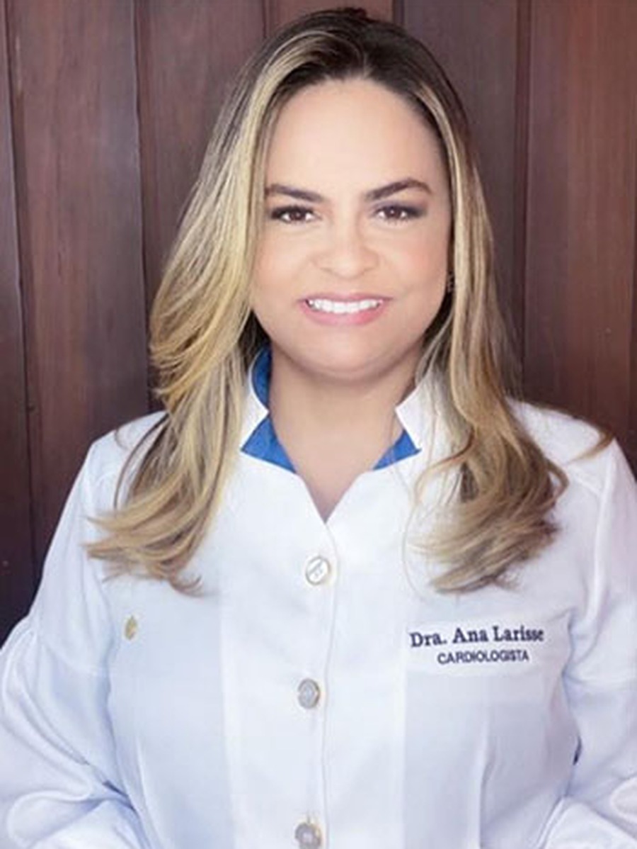 Dra. Ana Larisse Soares