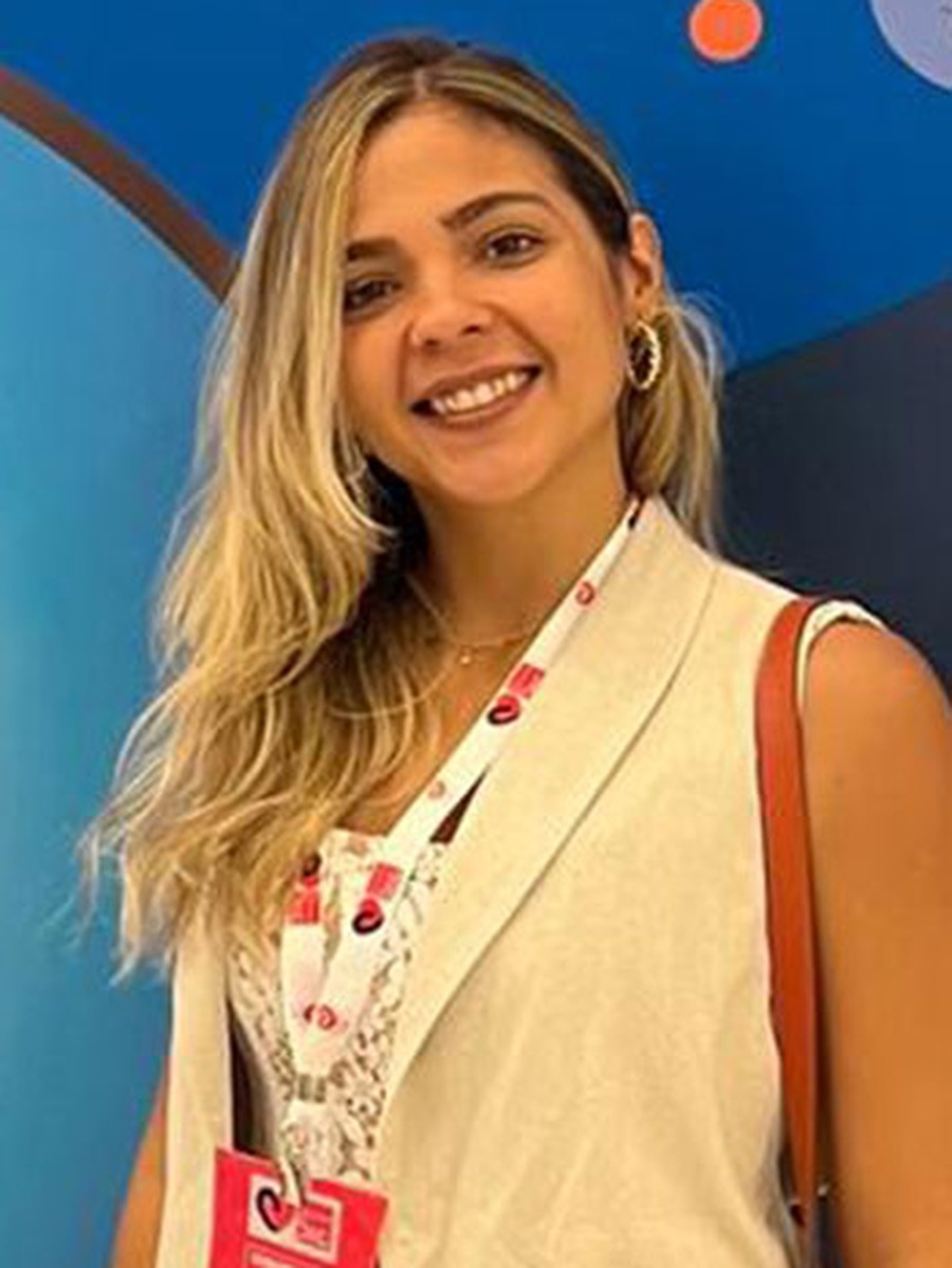Dra. Vitória Ximenes