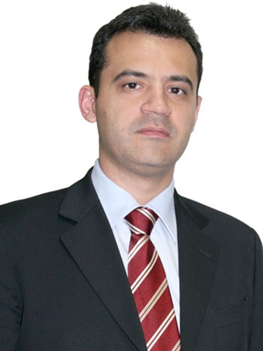 Dr. Carlos Eduardo Batista de Lima