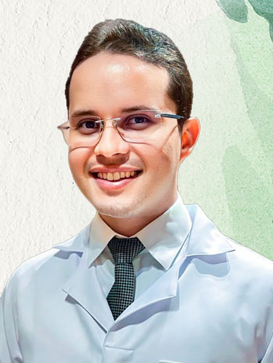Dr. Lucas Ribeiro
